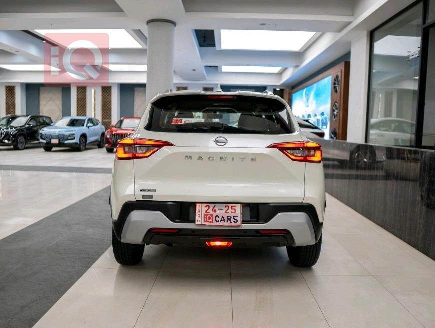 نيسان ماغنيت